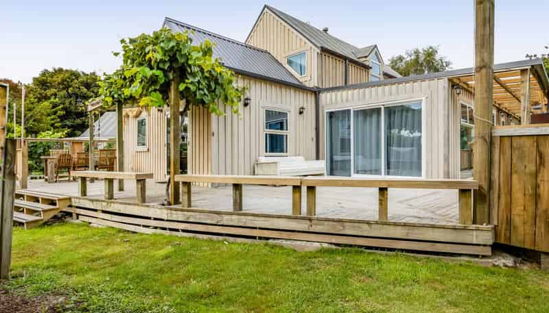 5 Wynyard Street, NORMANBY