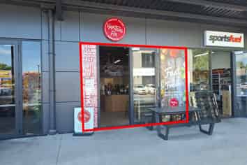 Retail opportunity in sought-after Lakewood