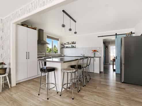 41 Roretana Drive, Athenree