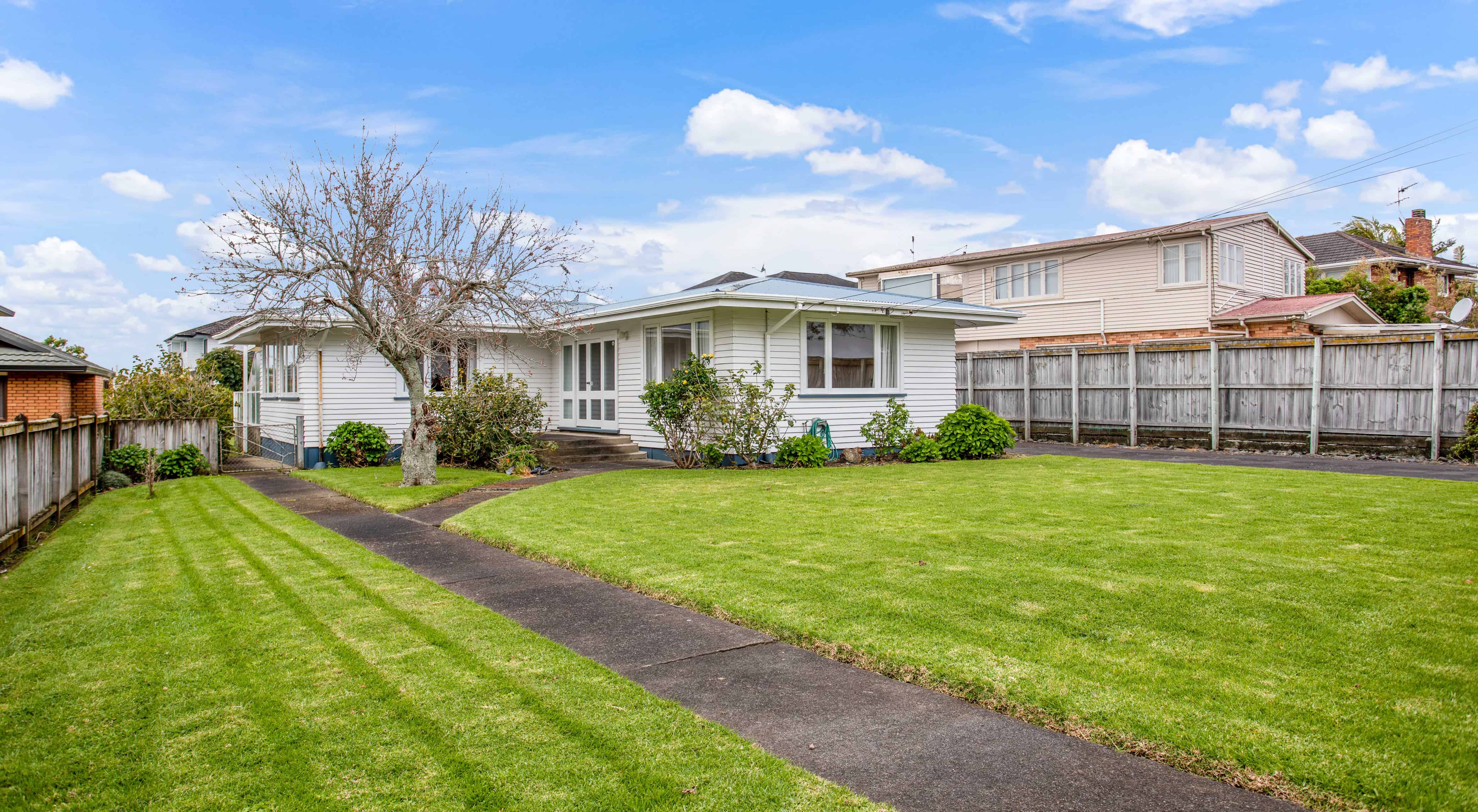 198 Bucklands Beach Road, Bucklands Beach, Manukau City For Sale