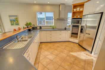 498B Main South Road, Paroa
