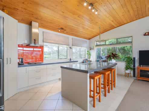 16 Endeavour Place, Cooks Beach