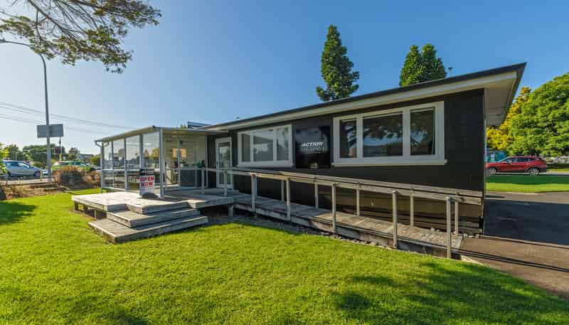 3 Millers Road, Brookfield
