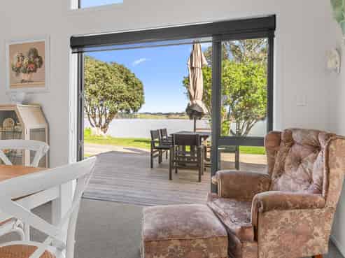 6 The Strand, Whakapirau