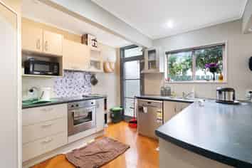 4/90 Lynwood Road, New Lynn