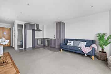 405/1 Rose Garden Lane, Albany
