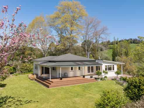 322 Eighty Eight Valley Road, Wakefield