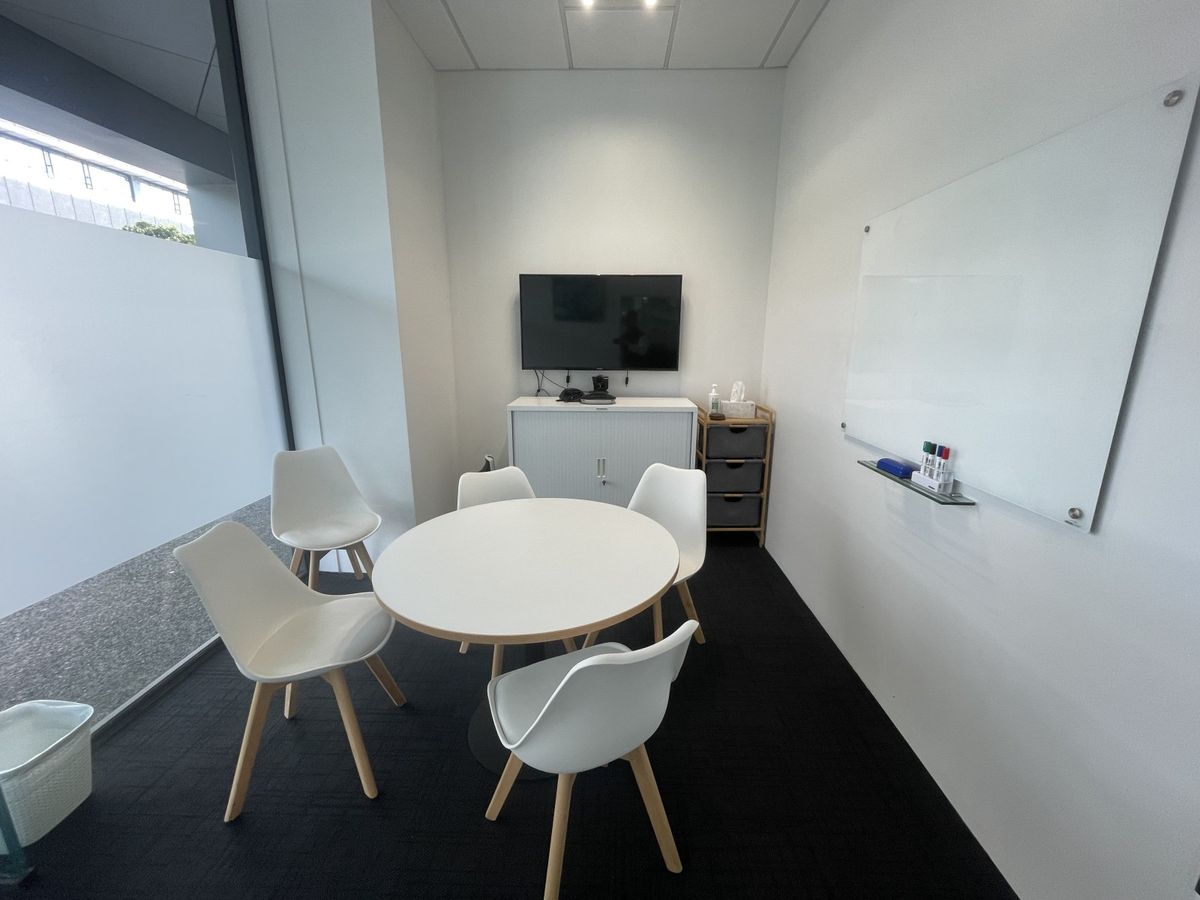 Furnished and ready to go – další