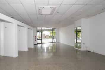Prominent retail space 