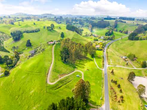 212 Whangamata Road, Kinloch
