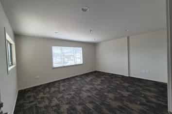 Warehouse/Office in Stoke | Available now
