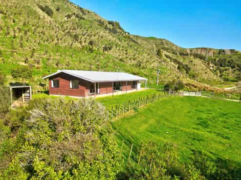 760 Makakaho Road, Waitotara