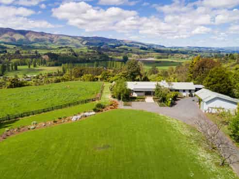 25B Weka Street, Pohangina