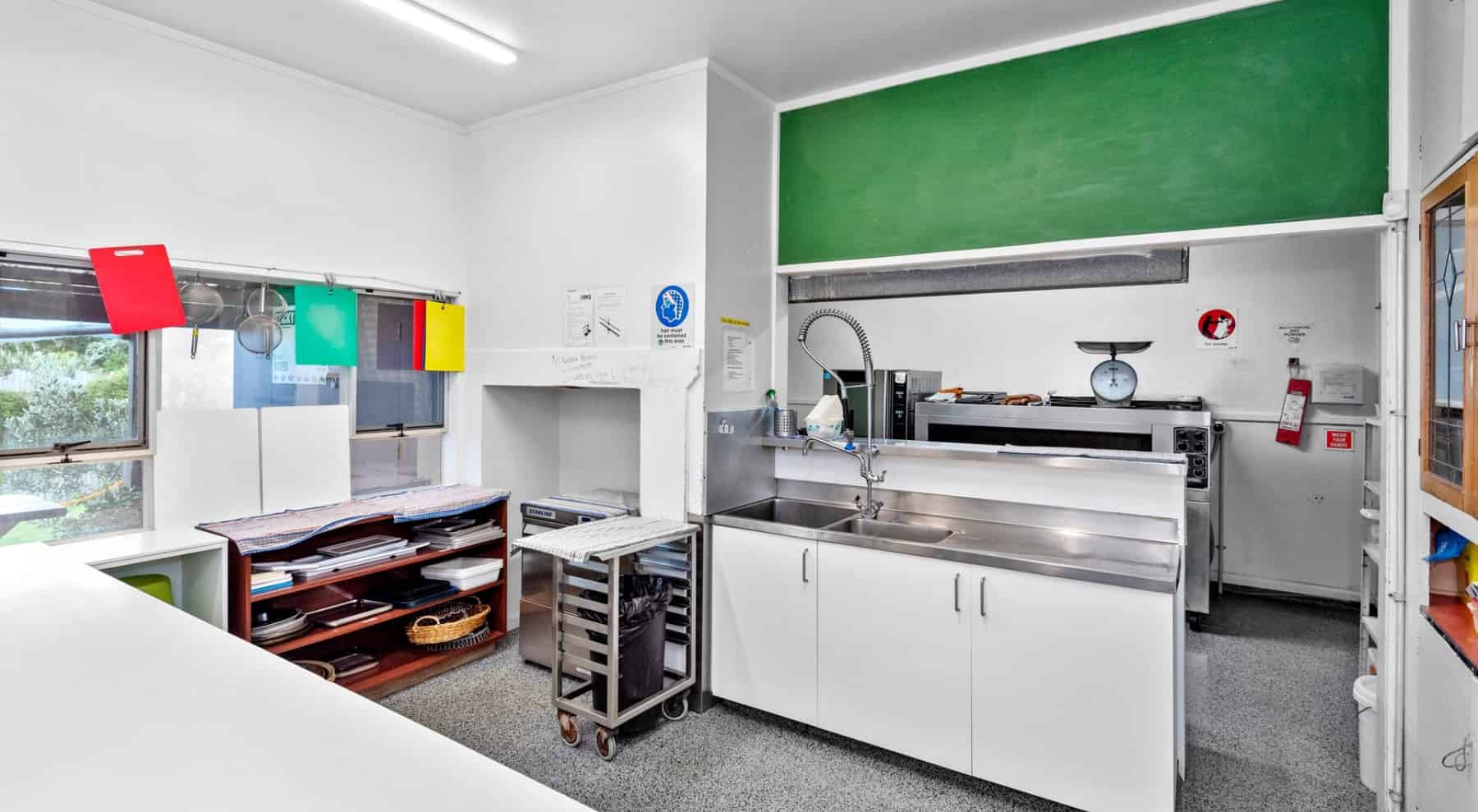 For sale 26 Seaview Road, Piha realestate.co.nz