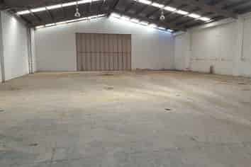 High-stud Warehouse Plus Yard space