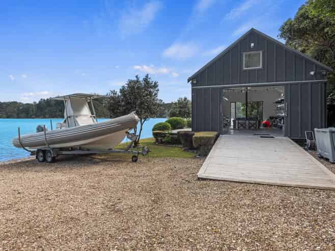 6021 Russell-Whakapara Road, Russell