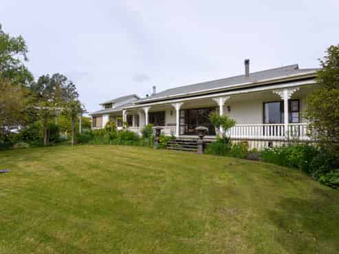 10437 Route 52, Pongaroa