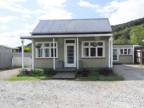 6 Herald Street, Reefton