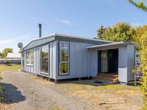 40 Queens Avenue, Waikuku Beach