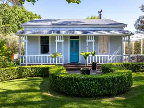 8 Wards Line, Greytown