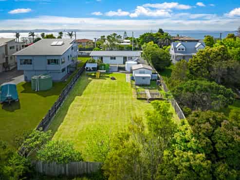 1373 Whangaparaoa Road, Army Bay