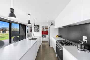 8 Halston Close, Huntingdon/Lake Hood