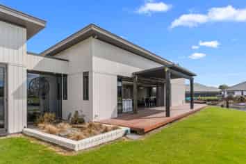 8 Halston Close, Huntingdon/Lake Hood