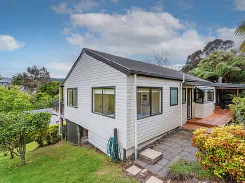 123 The Grove, Onemana