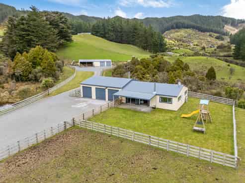 148 Kakariki Way, Whitemans Valley