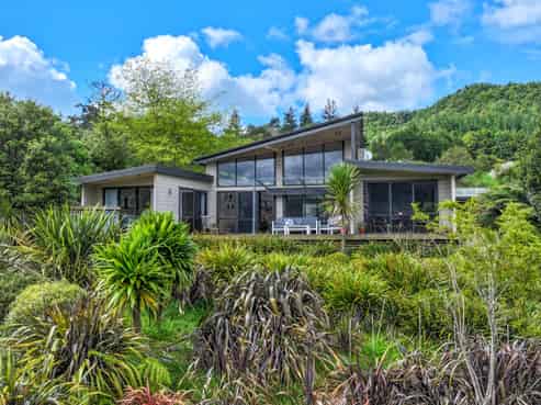 101 Puketui Valley Road, Hikuai