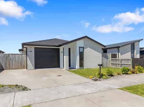 14 Hinaki Street, Poike