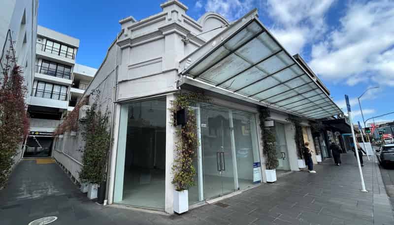 242 Broadway, Newmarket
