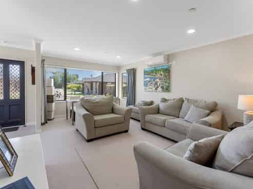15 Ian Peter Way, Otaki