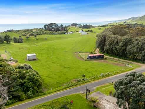 14 Pilot Road, Tongaporutu