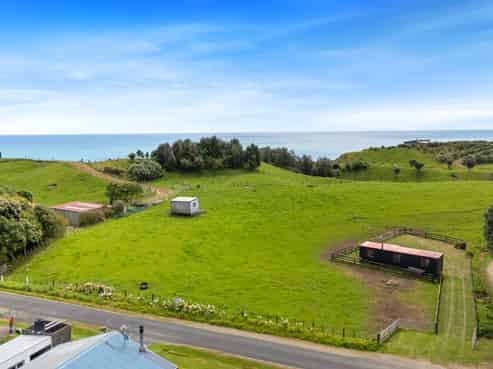 14 Pilot Road, Tongaporutu