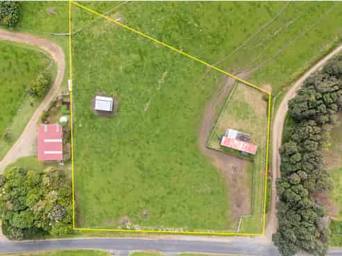 14 Pilot Road, Tongaporutu