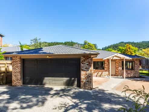 35 Forest Road, Pinehaven