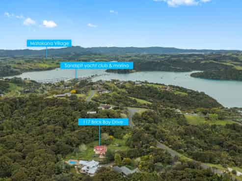 117 Brick Bay Drive, Sandspit