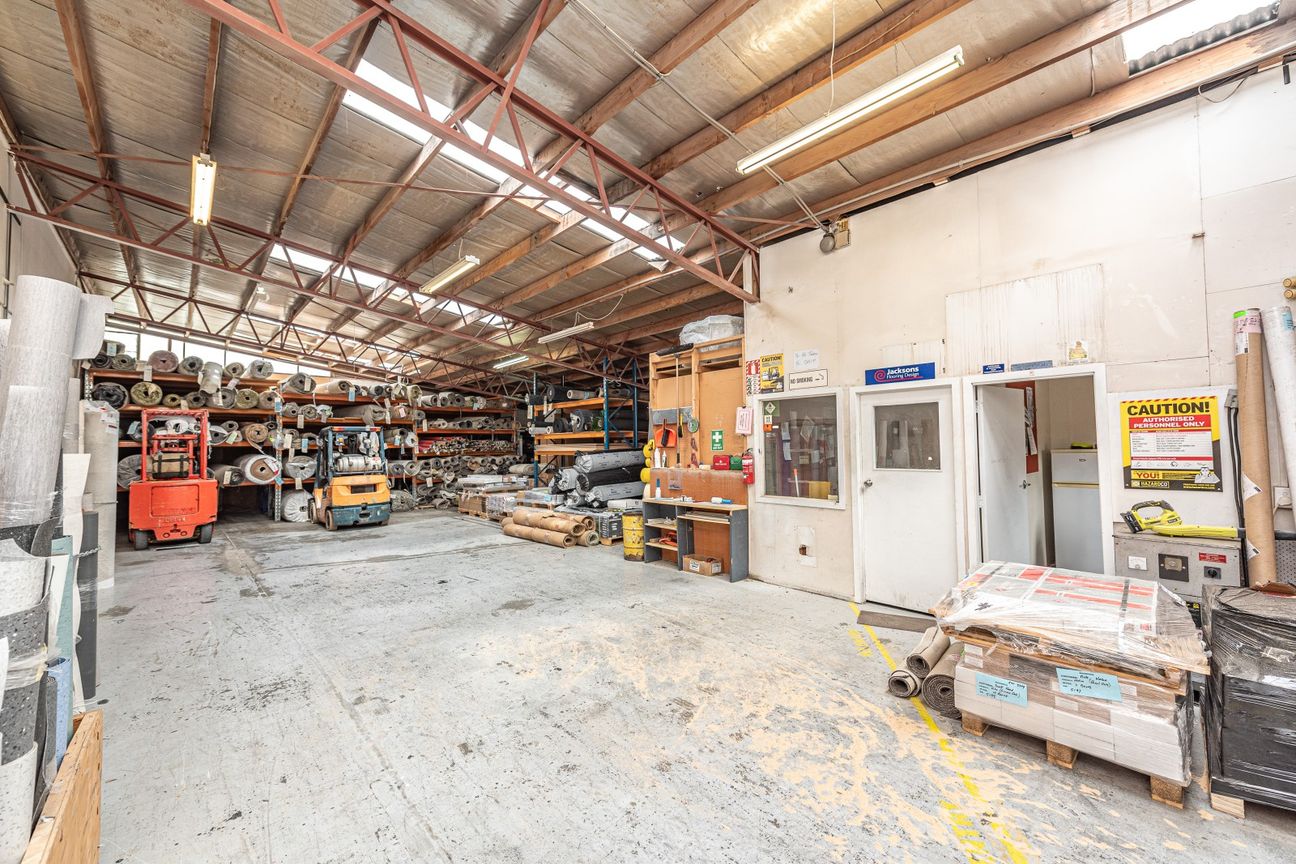 Opportunity with tenancy and flexible space - Bild 3
