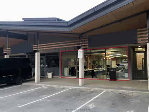 Prime tenancy Five Mile shopping centre