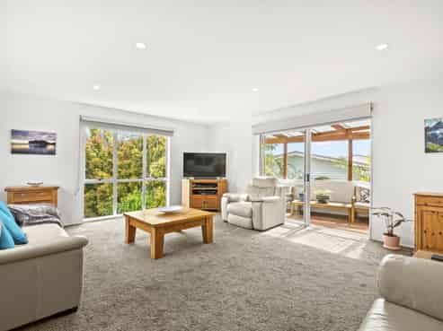 22 Gails Drive, Okura