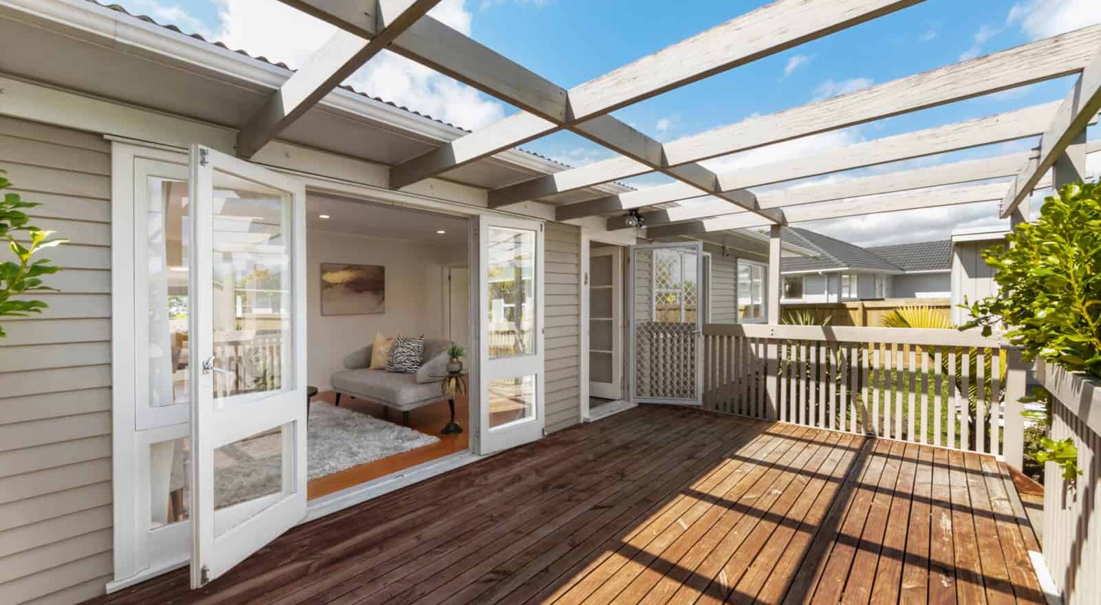 24 La Rosa Street, Green Bay, Waitakere City For Sale realestate.co.nz