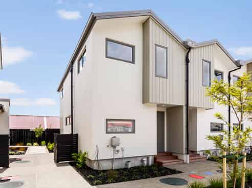 8/15 Awamutu Grove, Moera