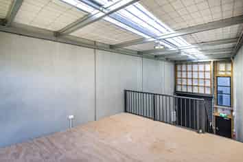 65sqm multi-purpose unit in Silverdale 