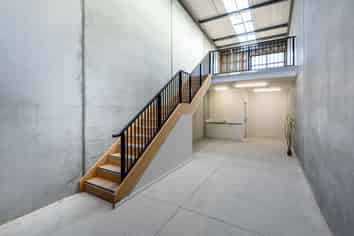 65sqm multi-purpose unit in Silverdale 
