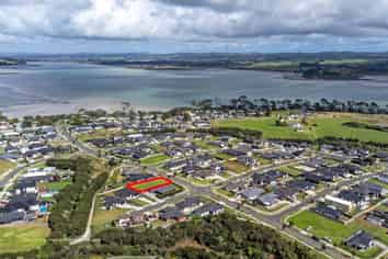 18 Dame Nganeko Drive, Glenbrook