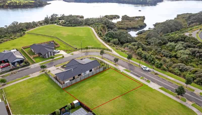 35 Dame Nganeko Drive, Glenbrook