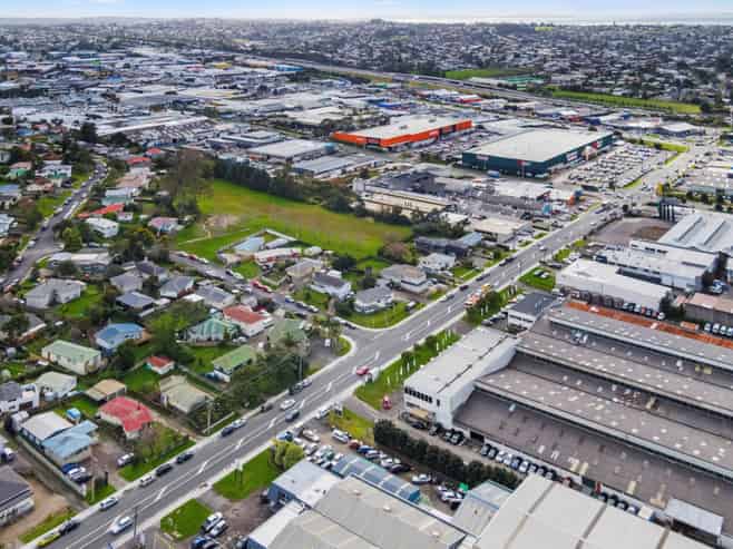 Warehousing with scale