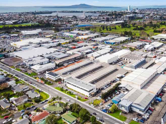 Warehousing with scale