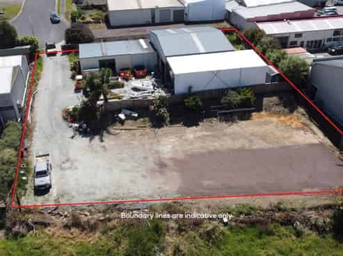 HOLDING INCOME + SUBDIVISION POTENTIAL
